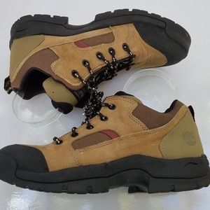 TIMBERLAND HIKING BOOTS, SIZE 9